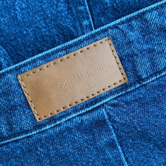 Social Tourist Hollister | Ultra High Rise Baggy Boho 70s Wide Leg Jeans - Picture 9 of 12